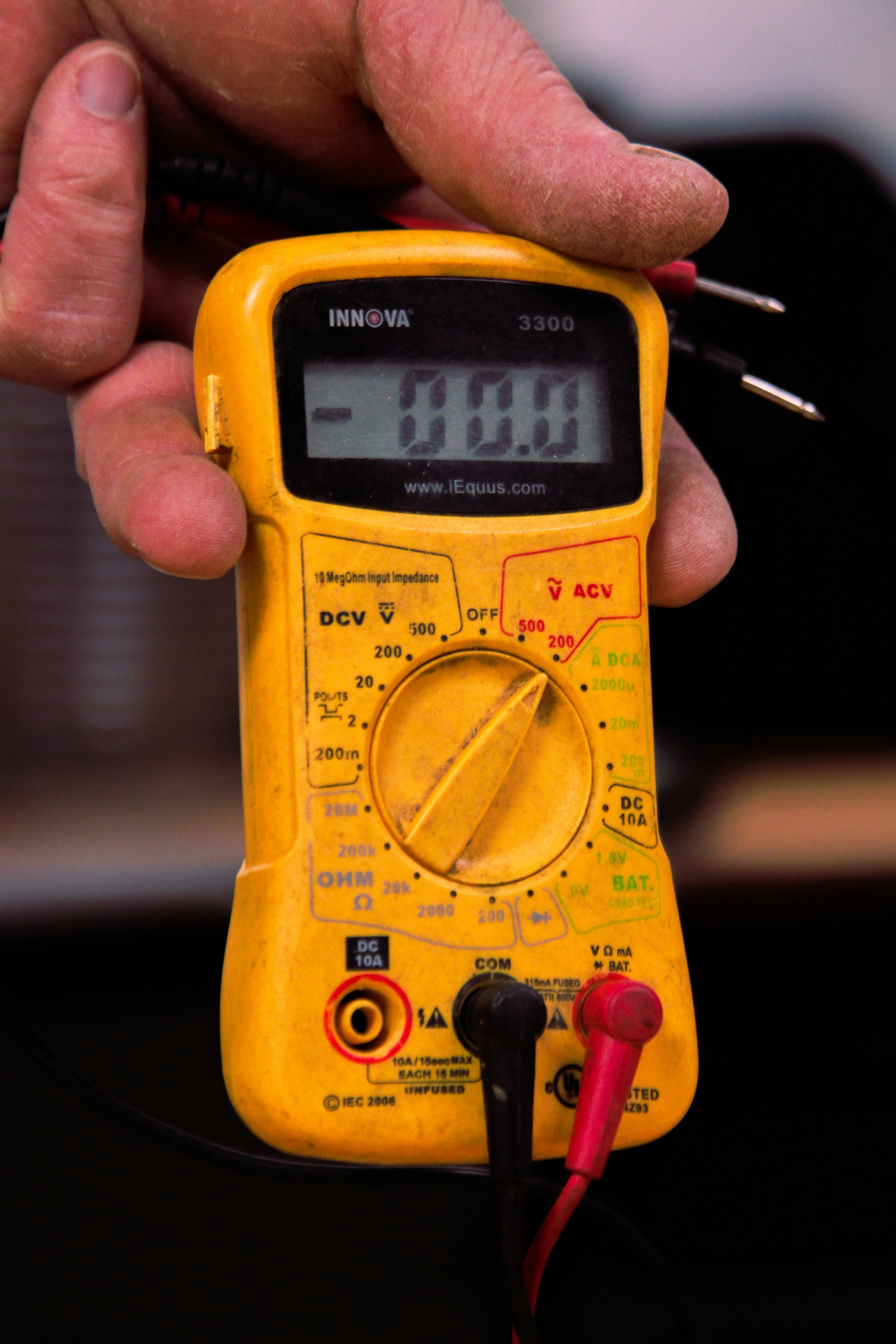 Digital multimeter: metering starts with measurement